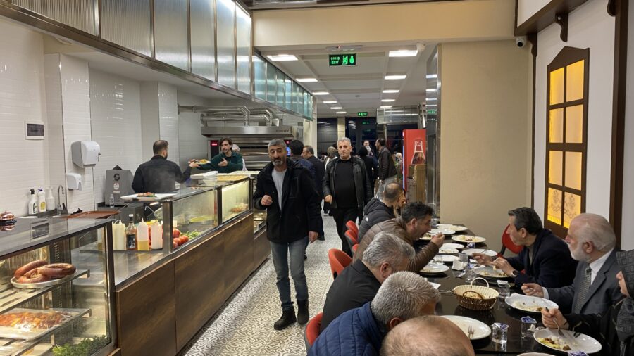 KAS-DER Beykoz iftarında yoğunluk yaşandı 8 kas der beykoz iftar 5 scaled e1771970049254
