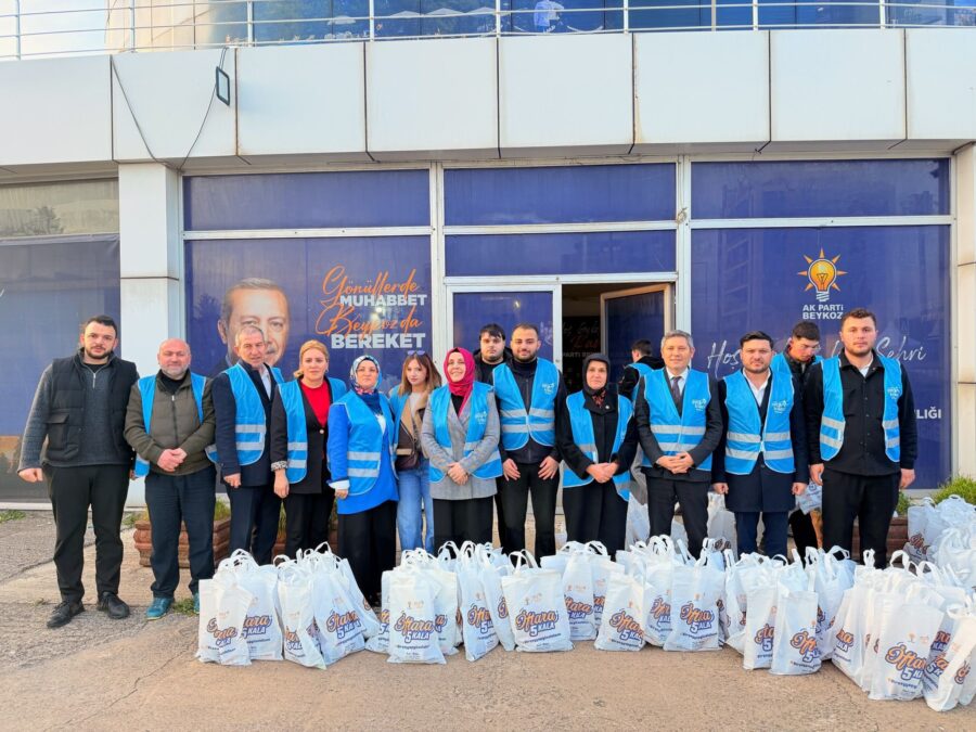 AK Parti’nin mavi yeleklileri iftara 5 kala yollarda 2 ak partinin mavi yeleklileri iftara 5 kala yollarda 3 e1772571652989