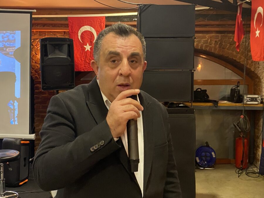 Beykoz Artvinliler Derneği’nin iftar yemeği adeta bir düğün havasında geçti. Oldukça yoğun bir katılımın olduğu iftar yemeğine Beykoz dışından gelen Belediye Başkanları da vardı. 