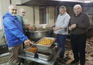 Beykoz Zerzavatçı Mahallesinde düzenlenen İftar Programına katılım rekoru kırıldı.