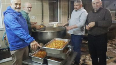 Beykoz Zerzavatçı Mahallesinde düzenlenen İftar Programına katılım rekoru kırıldı.