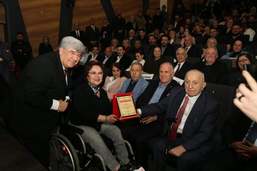 Beykoz’da 10. Şiir Akşamı yapıldı… Tanınan isimlerden şiirler 2 beykozda 10 siir aksami yapildi 6 scaled e1774702073748