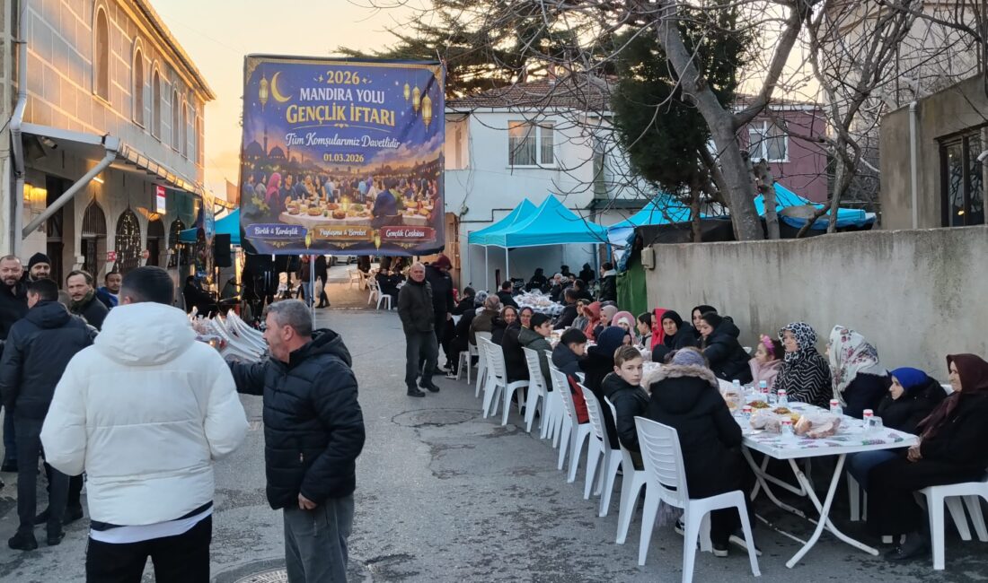 Beykoz Gümüşsuyu Mahallesi gençleri her yıl düzenledikleri kaynaşma iftarını bu