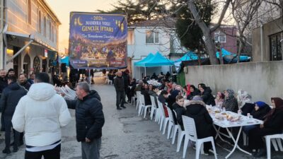 Beykoz Gümüşsuyu Mahallesi gençleri her yıl düzenledikleri kaynaşma iftarını bu
