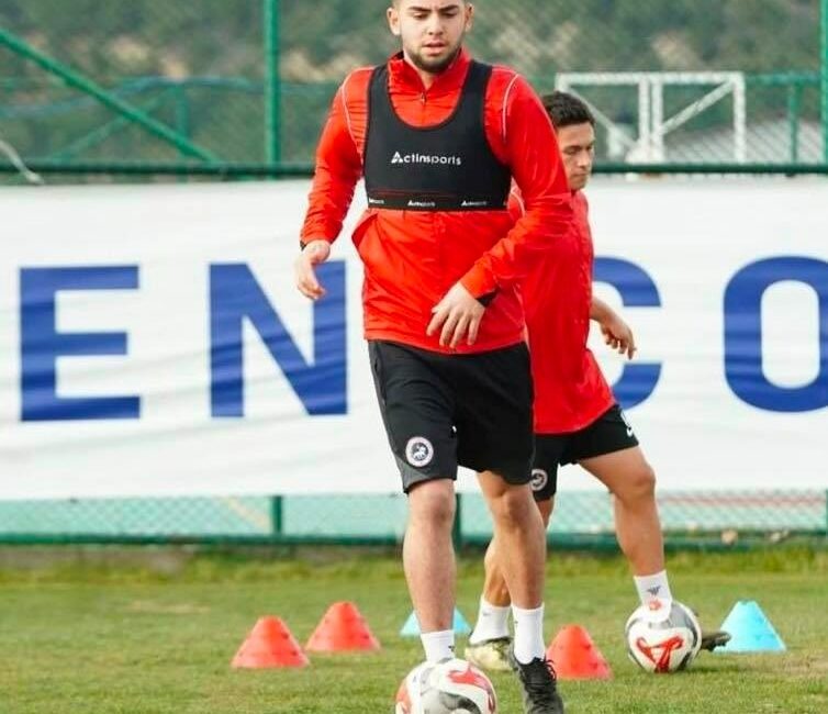 Beykoz'da bünyesinden yetişen yetenekli futbolcuları ile bilinen kulüplerinden Kavacıkspor bir