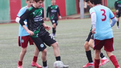İstanbul Amatör Ligleri U15 Yaş Kategorisi 41. Grubunda Şampiyonluk yarışını