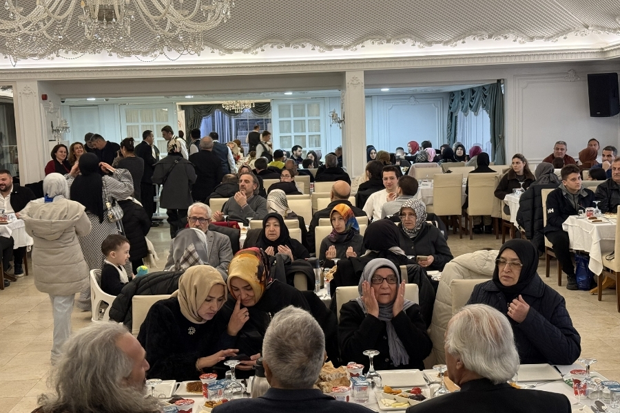 İHH Beykoz gönüllüleriyle aynı sofrayı paylaştı 1 if3