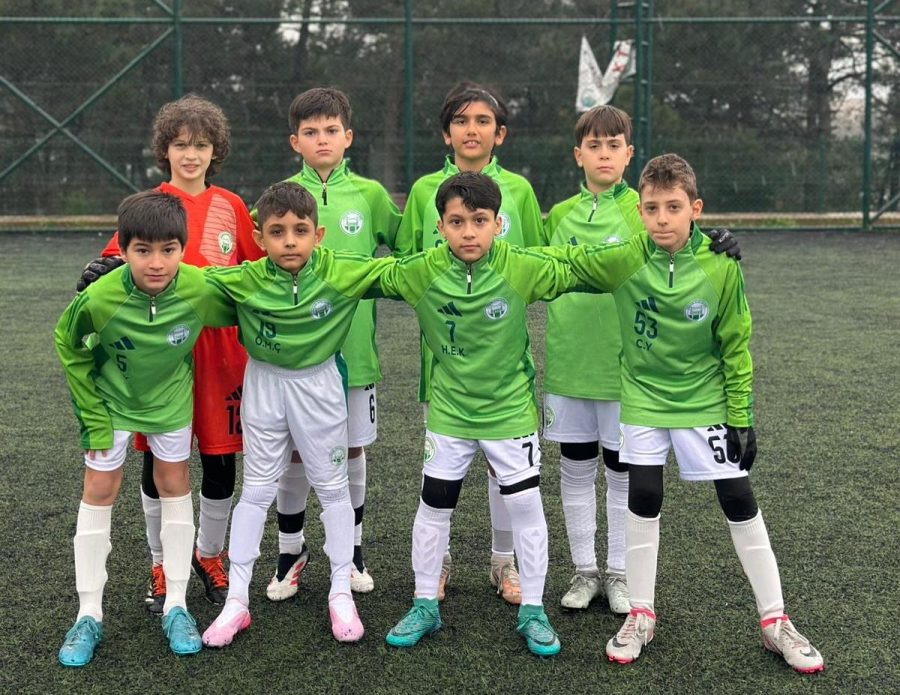 Beykoz’da U11 Futbol Şenliği başladı 4 TFF Tarafından iller bazında puan hesabı olmadan bir futbol şenliği şeklinde geçecek olan U11yaş grubu karşılaşmalarında ilk hafta heyecanı yaşandı.