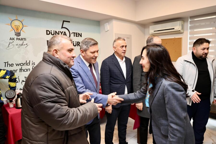 Ramazan ayının ardından Beykoz’da yoğun bir bayramlaşma programı yaşandı… Başta Beykoz Belediye Başkan Vekil Özlem Vural Gürzel olmak üzere, siyasi partiler ve STK’lar düzenledikleri bayramlaşma programlarında vatandaşlarla bir araya geldi.