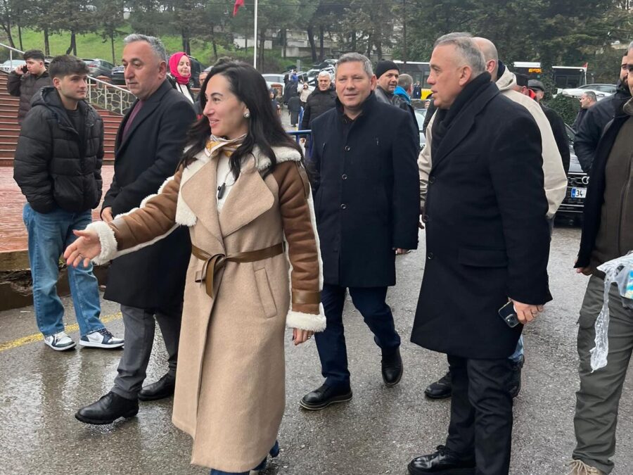 Ramazan ayının ardından Beykoz’da yoğun bir bayramlaşma programı yaşandı… Başta Beykoz Belediye Başkan Vekil Özlem Vural Gürzel olmak üzere, siyasi partiler ve STK’lar düzenledikleri bayramlaşma programlarında vatandaşlarla bir araya geldi.