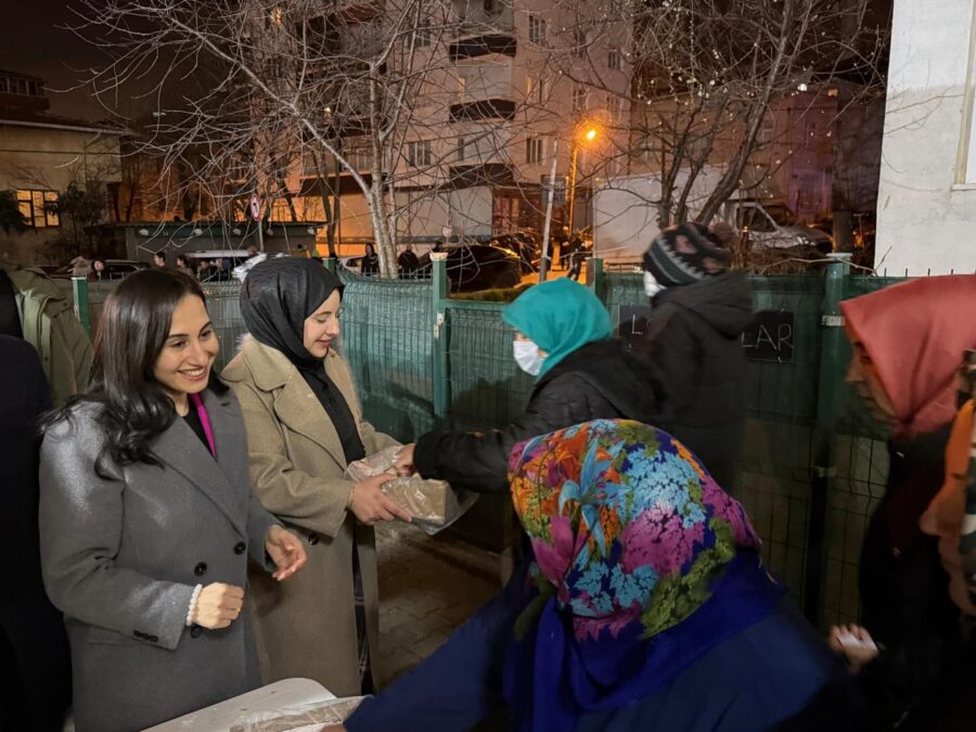 AK Parti’ye geçtikten sonra ciddi bir çalışma temposu içine giren Beykoz Belediye Başkan Vekili Özlem Vural Gürzel, Ramazan ayında vatandaşlarla bire bir temas kurarak sosyal belediyeciliği ön plana taşımaya çalıştı… 