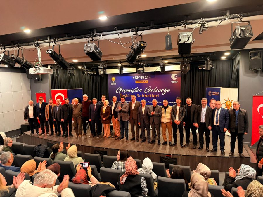 Vatandaşa hesap vermede hiçbir sorumluluk almayan AK Partili bazı isimlerin salon toplantılarında boy göstermelerine teşkilat mensuplarından tepki geldi. 