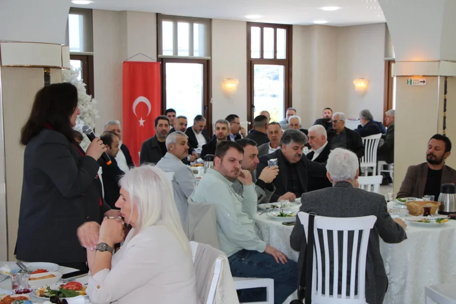 Beykoz geleceğin en önemli ilçelerinden biri olabilir 5 Saadet Partisi Beykoz İlçe Başkanlığı’nın Anadoluhisarı Sabancı Öğretmen Evinde düzenlediği çalıştaya katılan Genel Başkan Yardımcısı Mehmet Fatih Akdağoğlu önemli açıklamalarda bulundu.