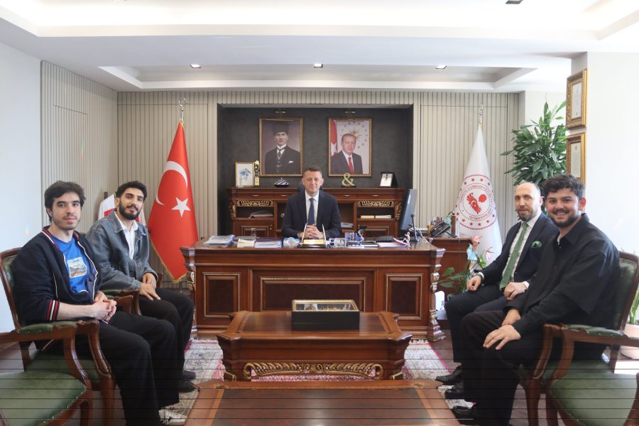 Beykoz Kaymakamı Dr. Fatih Ürkmezer haftaya oldukça yoğun başladı. Kaymakam Ürkmezer haftanın başlangıcı olan pazartesi günü makamında ziyaretçileri peşin sıra ağırladı. 