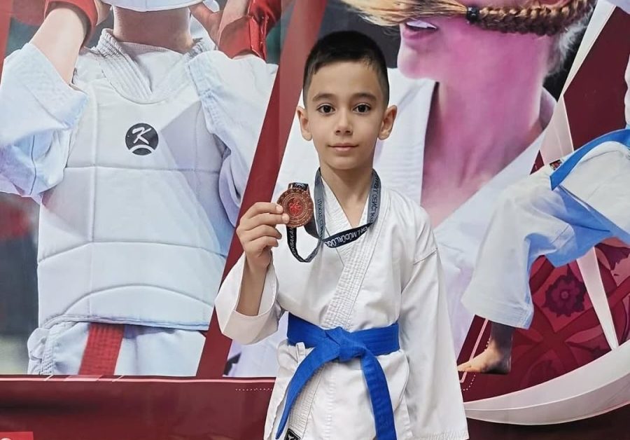 23 Nisan Ulusal Egemenlik ve Çocuk Bayramı dolayısı ile gerçekleştirilen sportif faaliyetlerden birisi de Karate Sporunda idi.
