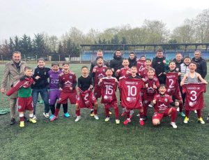 İstanbul Amatör Liglerinde hafta içi mesaisinde U13 Yaş Kategorisi 44.