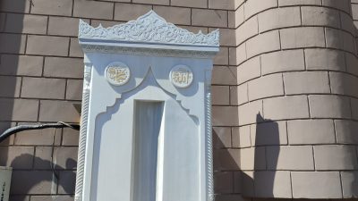 Beykoz Yalıköy’de İshakağa Çeşmelerinden birinin yıkılıp yerine mermer bir çeşme