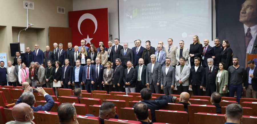 Marmara Üniversitesi Spor Bilimleri Fakültesi ( SBF ), TFF Futbol Gelişim Direktörlüğü ile Marmara Üniversitesi Beden Eğitimi ve Spor Yüksekokul mezunları Derneğinin ( MUBESYOM ) tarafından ortaklaşa düzenlenen ve TÜFAD İstanbul Temsilciliğinin de katkıda bulunduğu "Futbolda Müfredat Bütünlüğü" Çalıştayı yapılan açılık töreninin ardından başladı.