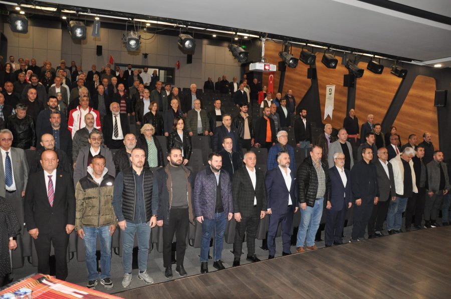 Giresunlular Beykoz’da kongre yaptı… İki adaylı kongrede heyecanlı bir yarış yaşanırken, kaybeden taraf kazanan tarafı tebrik etti. 