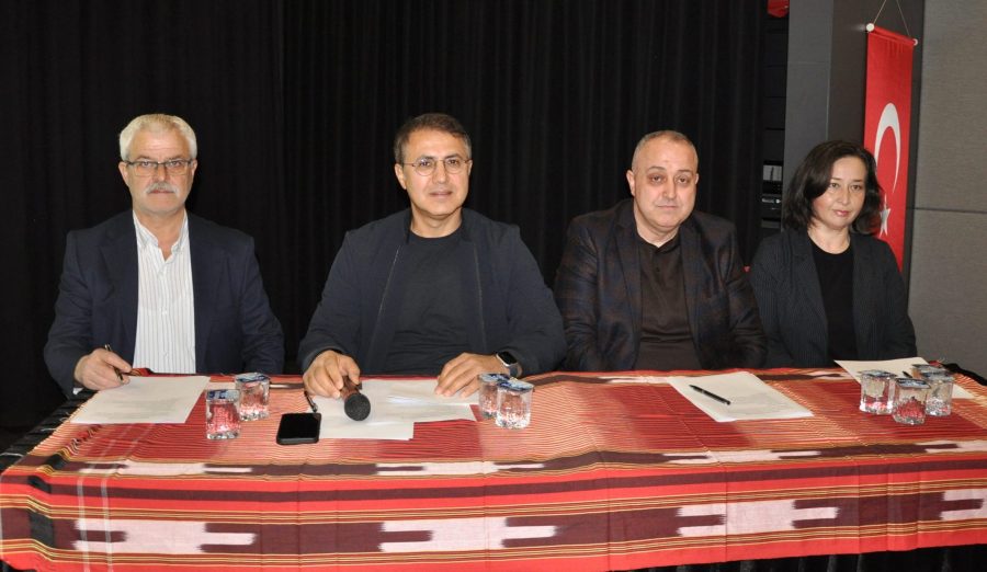 Giresunlular Beykoz’da kongre yaptı… İki adaylı kongrede heyecanlı bir yarış yaşanırken, kaybeden taraf kazanan tarafı tebrik etti. 