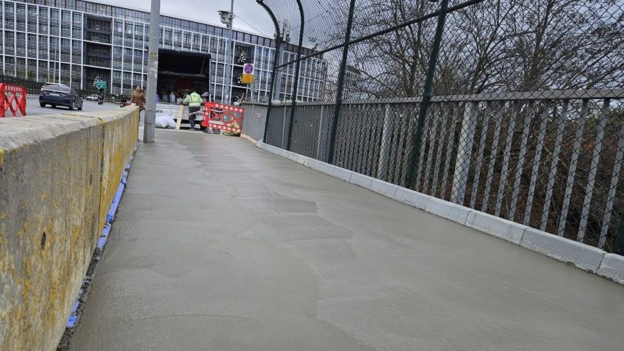 İBB Beykoz’da yaya kaldırımlarını yeniledi 1 İstanbul Büyükşehir Belediyesi ekipleri, Kavacık Köprüsü güzergâhındaki yaya kaldırımları yeniledi… CHP Beykoz İlçe Başkanı Aydın Düzgün İBB ekiplerine teşekkür etti.