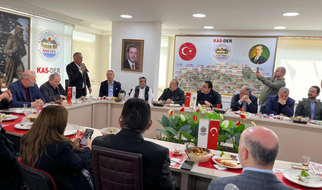 İstanbul’da seçilen Kastamonulu meclis üyeleri Kavacık’ta bulunan KAS-DER Genel Merkezi’nde