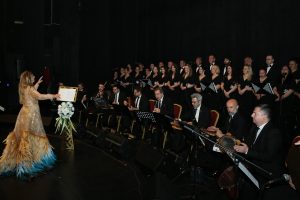 1955 yılında Beykoz’daki Ahmet Mithat Efendi Yalısında torunu Şair ve