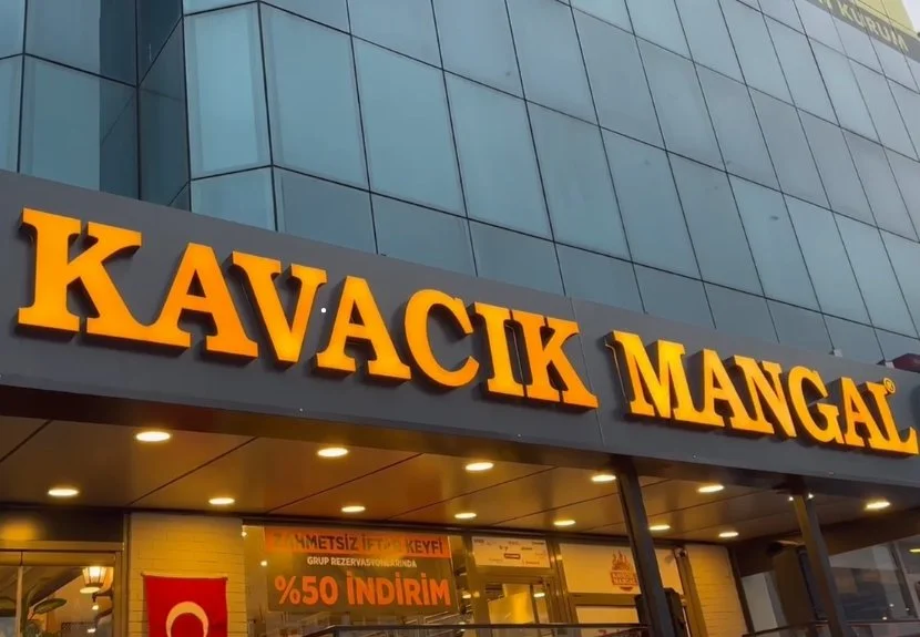 Beykoz’un sevilen lezzet duraklarından biri olan Kavacık Mangal, son dönemde