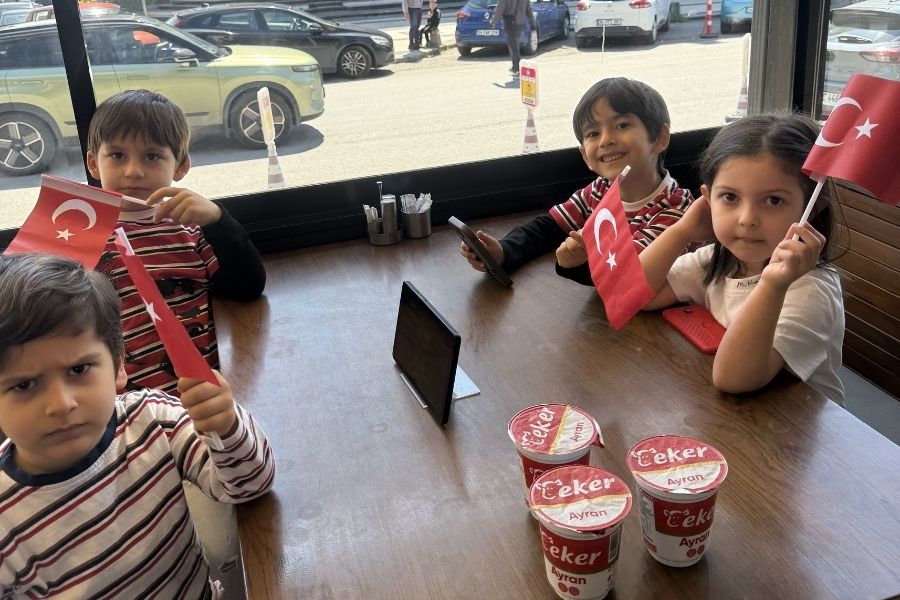 23 Nisan Ulusal Egemenlik ve Çocuk Bayramı nedeni ile çocuklara