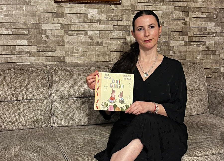 Beykoz’da değişik okullarda uzun süre öğretmen olarak görev yapan ve