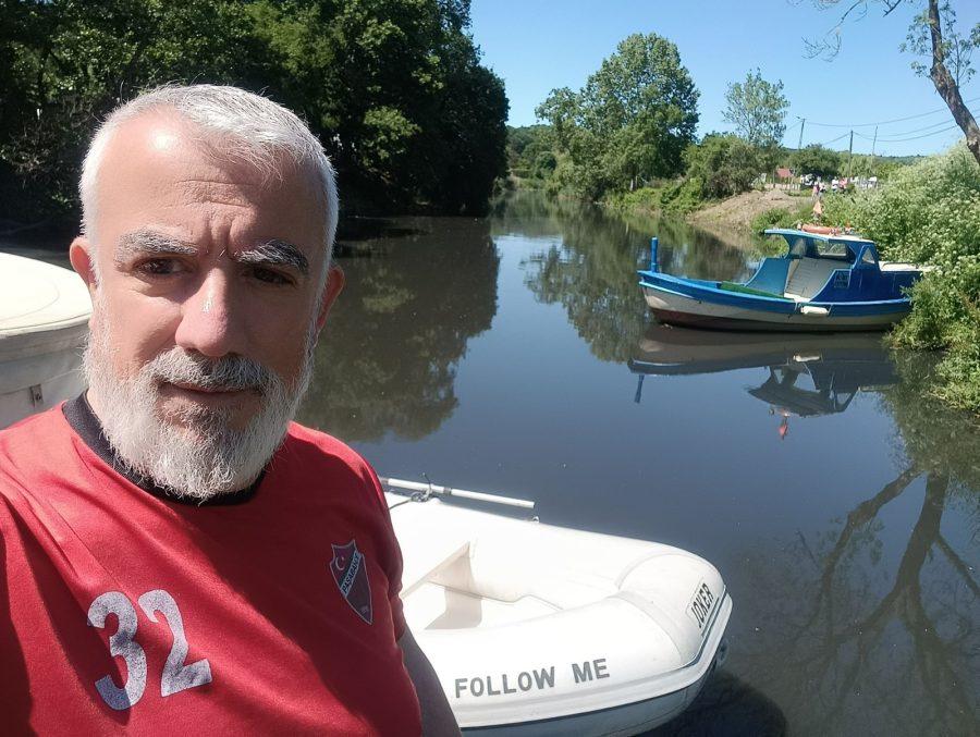 Beykoz Riva Deresi'nde kötü koku ve kirlilik tatil yapmadı 5 İstanbul Büyükşehir Belediyesi’nin Riva Deresinde çalışma yaptığı bayram öncesi açıklanmış, iş makinelerinin bölgede temizlik yaptığı görüntülenmişti.