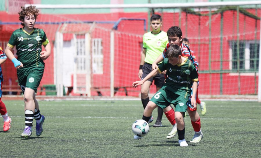 İstanbul Amatör Liglerinde U13 Yaş Kategorisi 44. Grubundaki iki Beykoz İlçesi temsilcisinin hafta içi randevusundaki buluşma adresi Paşabahçe Stadı idi...