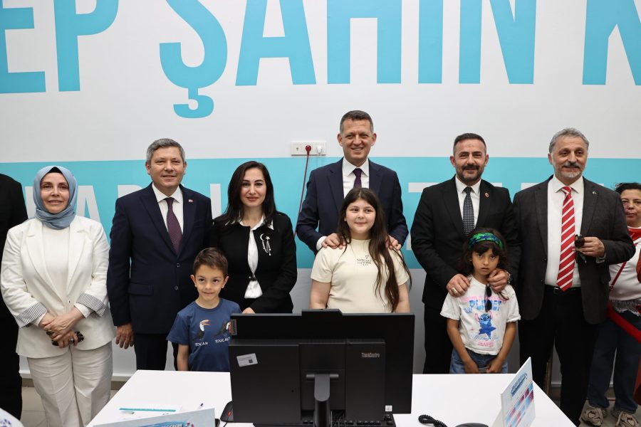 Beykoz Belediyesi, R. Şahin Köktürk Spor Kompleksi yüzme havuzunu baştan aşağı yenileyerek 19 Mayıs Atatürk’ü Anma, Gençlik ve Spor Bayramı’nda yeniden hizmete açtı.