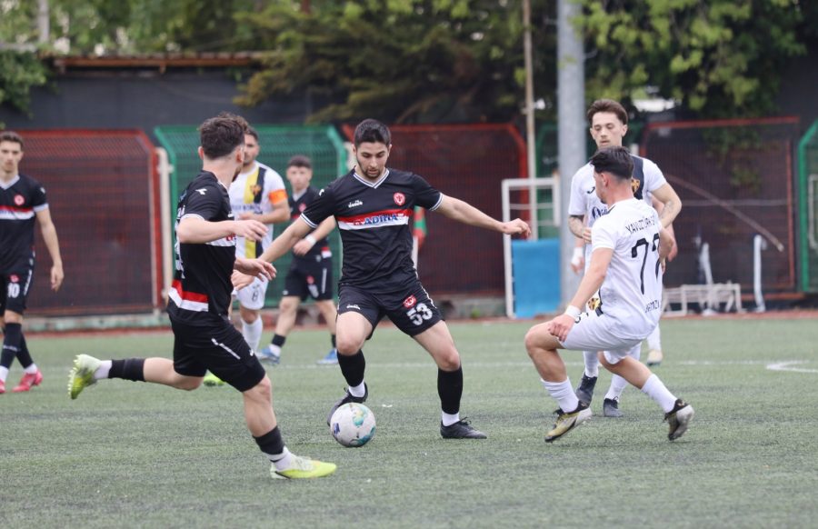 İstanbul 2.Amatör Lig 23.Grubunda zirve yarışını yakından ilgilendiren karşılaşmada Beykoz İlçesi temsilcisi Cumhuriyetköyspor evinde Paşabahçe Stadında Yavuztürk'ü konuk etti. 