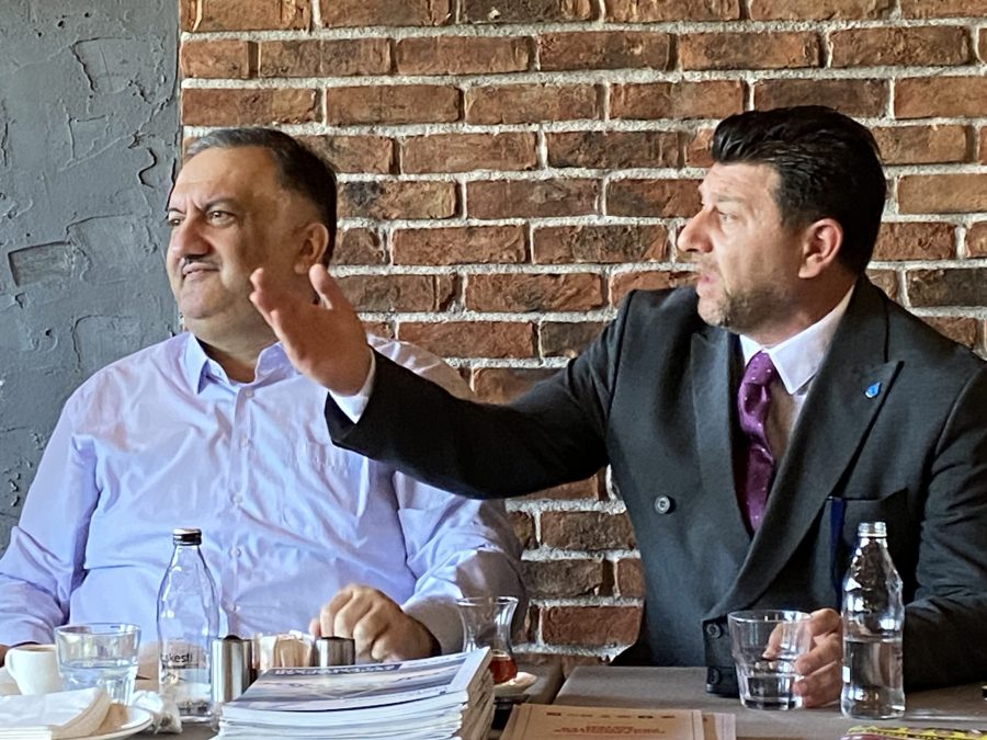 Deva Partisi üst yöneticileri Beykoz İlçe Başkanlığı’nın organize ettiği sabah kahvaltısında yöre dernekleri ve spor kulübü temsilcileri ile bir araya geldi. 
