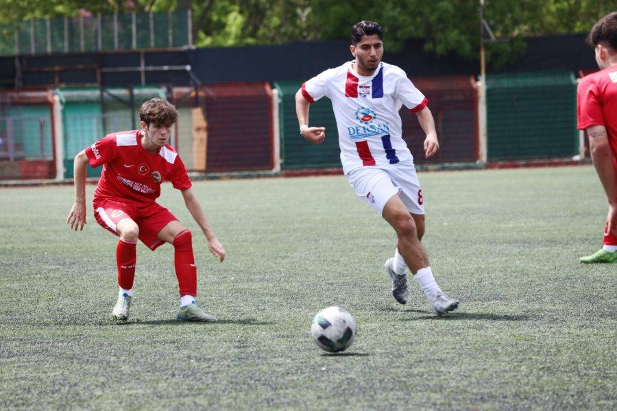 İstanbul 2. Amatör Lig Grubunda Lider İstanbul Kemahspor, Paşabahçe Stadında oynanan karşılaşmada Beykoz Elmalıspor'a konuk oldu. 