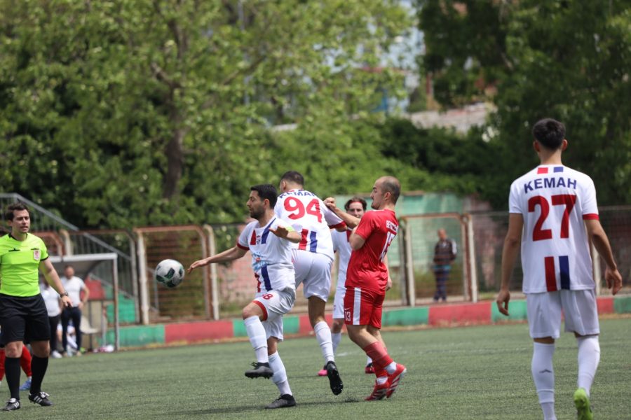 İstanbul 2. Amatör Lig Grubunda Lider İstanbul Kemahspor, Paşabahçe Stadında oynanan karşılaşmada Beykoz Elmalıspor'a konuk oldu. 