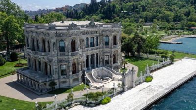 Beykoz’un tarihi ve turistik simgeleri arasında yer alan Milli Saraylar’a