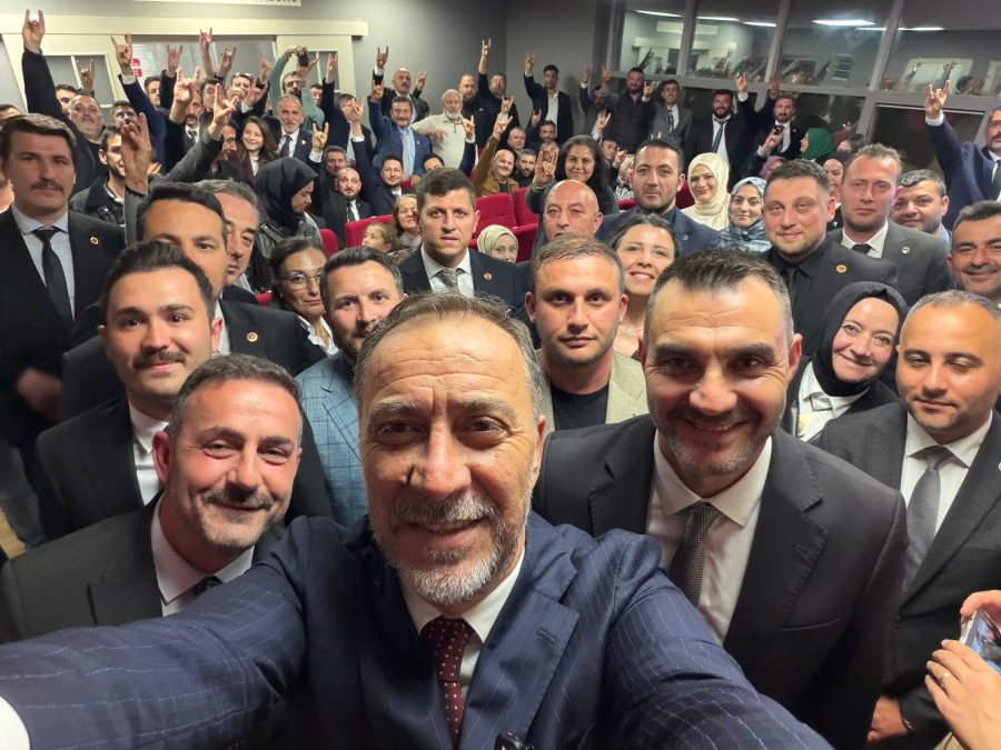 MHP İl Başkanı Volkan Yılmaz’dan Beykoz Teşkilatına ziyaret 9 MHP İstanbul İl Başkanı Volkan Yılmaz, yeni ataması yapılan İlçe Başkanlarına yönelik ziyaretlerine Beykoz Teşkilatı ile devam etti.