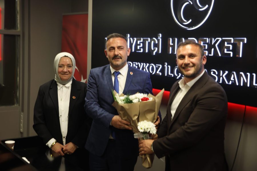 MHP’nin yeni Beykoz İlçe Başkanı Mehmet Gündoğdu, mazbatasını alır almaz hızlı bir şekilde görevine başladı.