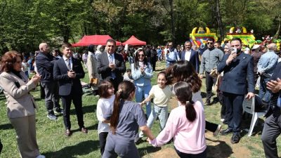 İstanbul Valiliği himayesinde düzenlenen "Aile, Çocuk Bahar Şenliği", Roman vatandaşlara