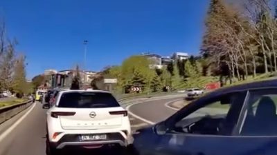 Beykoz’da yoğun trafikte sırasını beklemeden küfrederek araya girmeye çalışan bir