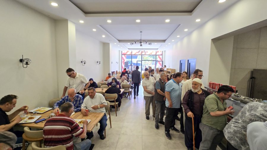 Beykoz Belediyesi tarafından vatandaşlara ekonomik, kaliteli ve güvenilir yemek hizmeti sunmak amacıyla hayata geçirilen Beykoz Lokantası'nın üçüncü şubesi Yenimahalle'de hizmete açıldı.