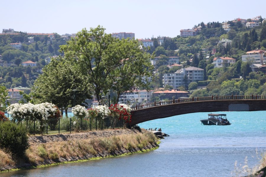 Beykoz’un güzellikleri… Küçüksu - Göksu 3 Beykoz'un güzellikleri, ilçe sınırlarındaki tarihi özelliği ile dikkatleri çeken Küçüksu - Göksu bölgesi... Özellikle hafta sonları aşırı ilgi odağı oluyor.