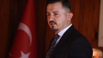 Beykoz pazar esnafının kalbi konumundaki Beykoz Pazarcılar Derneği'nde kan değişimi