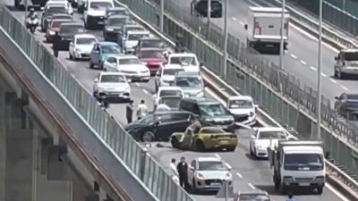 Beykoz Yeni Riva Yolu Kavacık istikametinde bulunan viyadük üzerinde çok