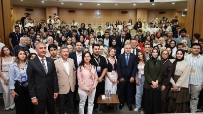 Beykoz Belediyesi’nin ev sahipliğinde düzenlenen “Önce Öğrenci Üniversite Tercih Destek