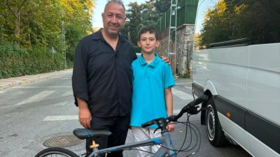 Beykoz'da hafızlık mertebesine ulaşan Göksu Kur’an Kursu öğrencisi Cebrail, kendisine