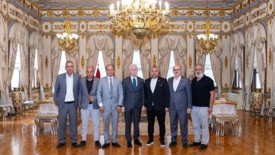 Beykoz Çavuşbaşı bölgesi muhtarları ile Görele Mahallesi Muhtarı, İstanbul Valisi